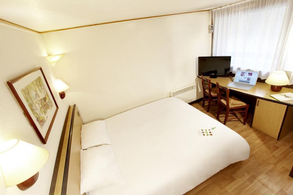 Campanile Saintes Hotell Eksteriør bilde