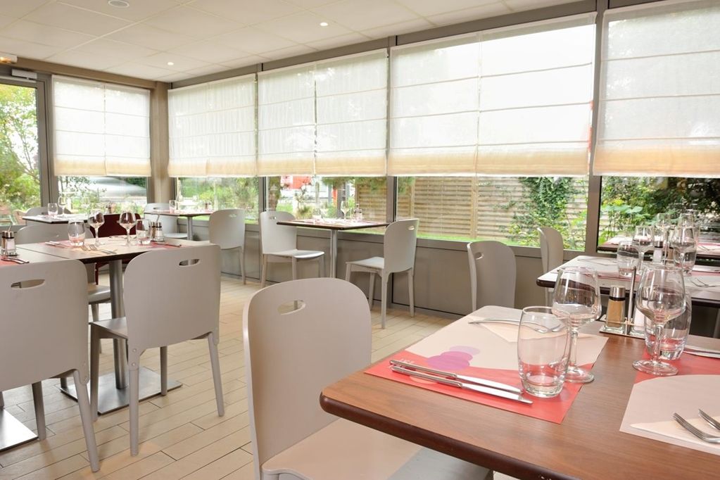 Campanile Saintes Hotell Restaurant bilde